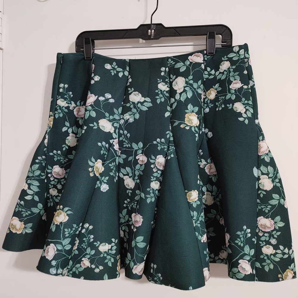 SALE LC Lauren Conrad Runway green floral skirt 18